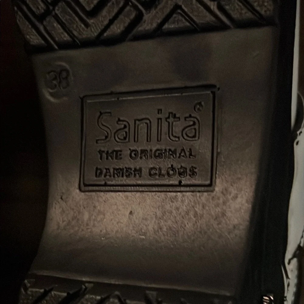 NEW Koi by Sanita Lindsey White Clogs. EU38 / US6.5-7.0. Certified by APMA. - Picture 7 of 8